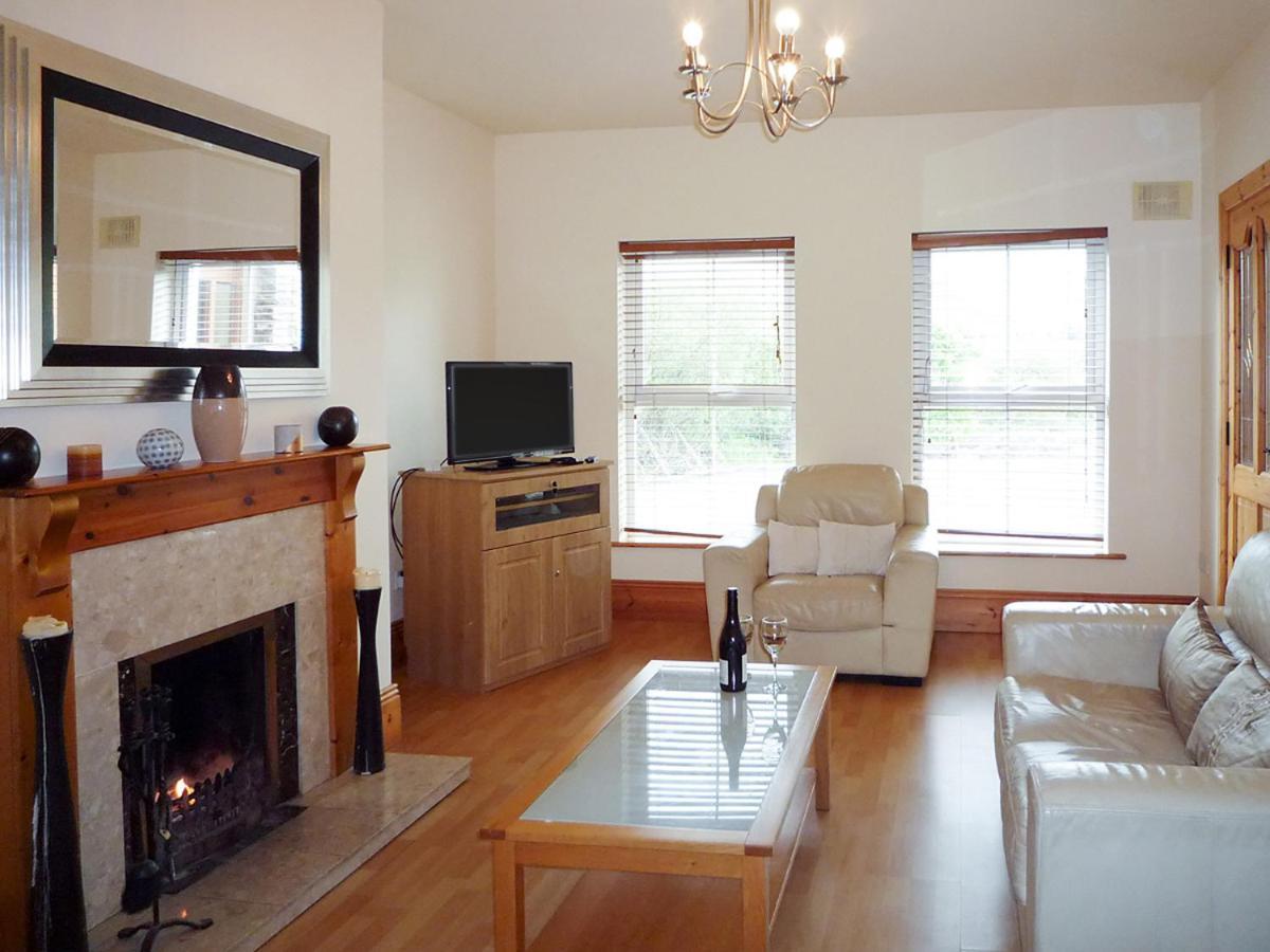 Cois Chnoic Holiday Home Dingle By Trident Holiday Homes ภายนอก รูปภาพ